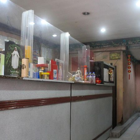 Oyo 1011 First Hotel マニラ市 エクステリア 写真