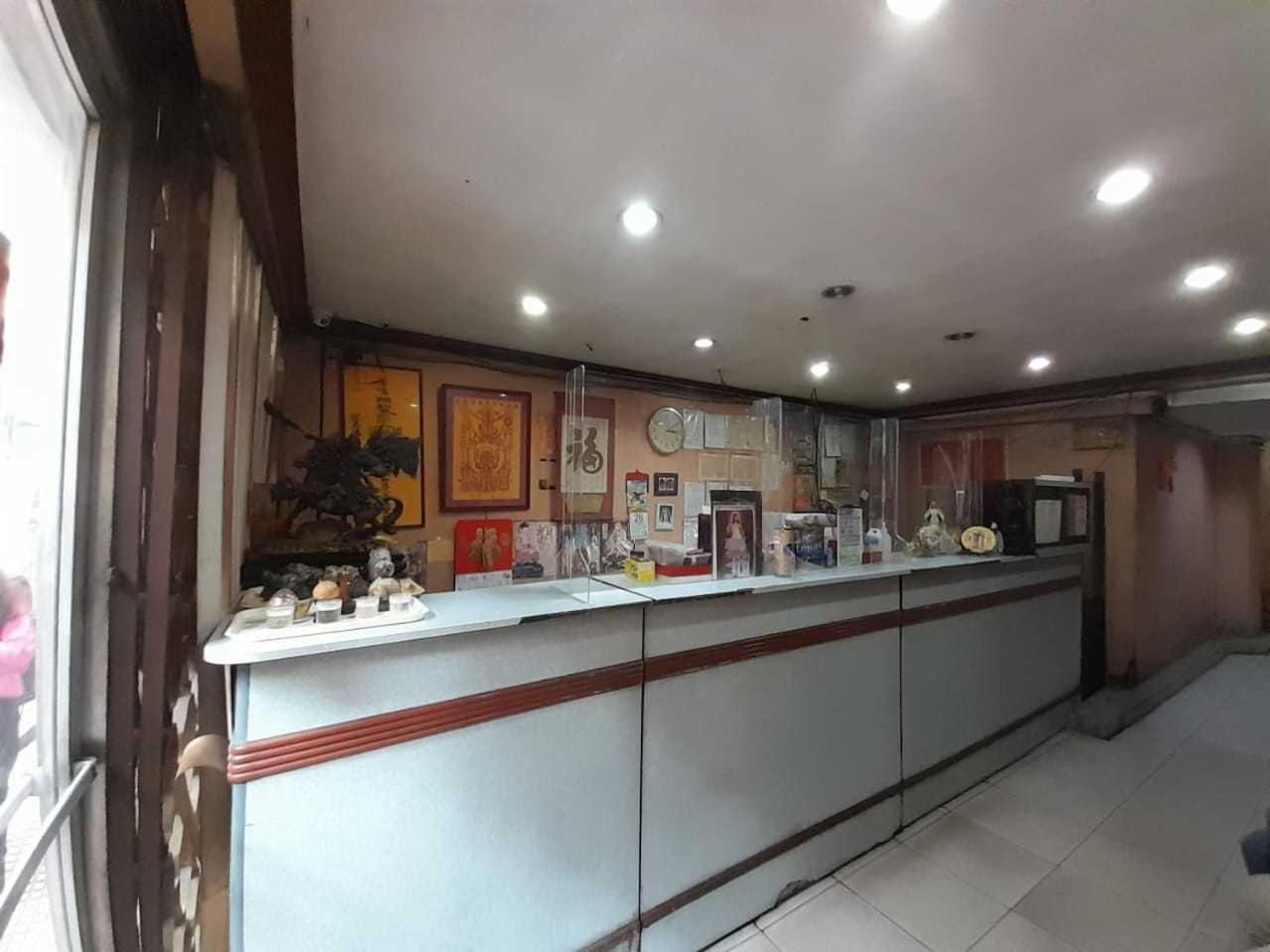 Oyo 1011 First Hotel マニラ市 エクステリア 写真