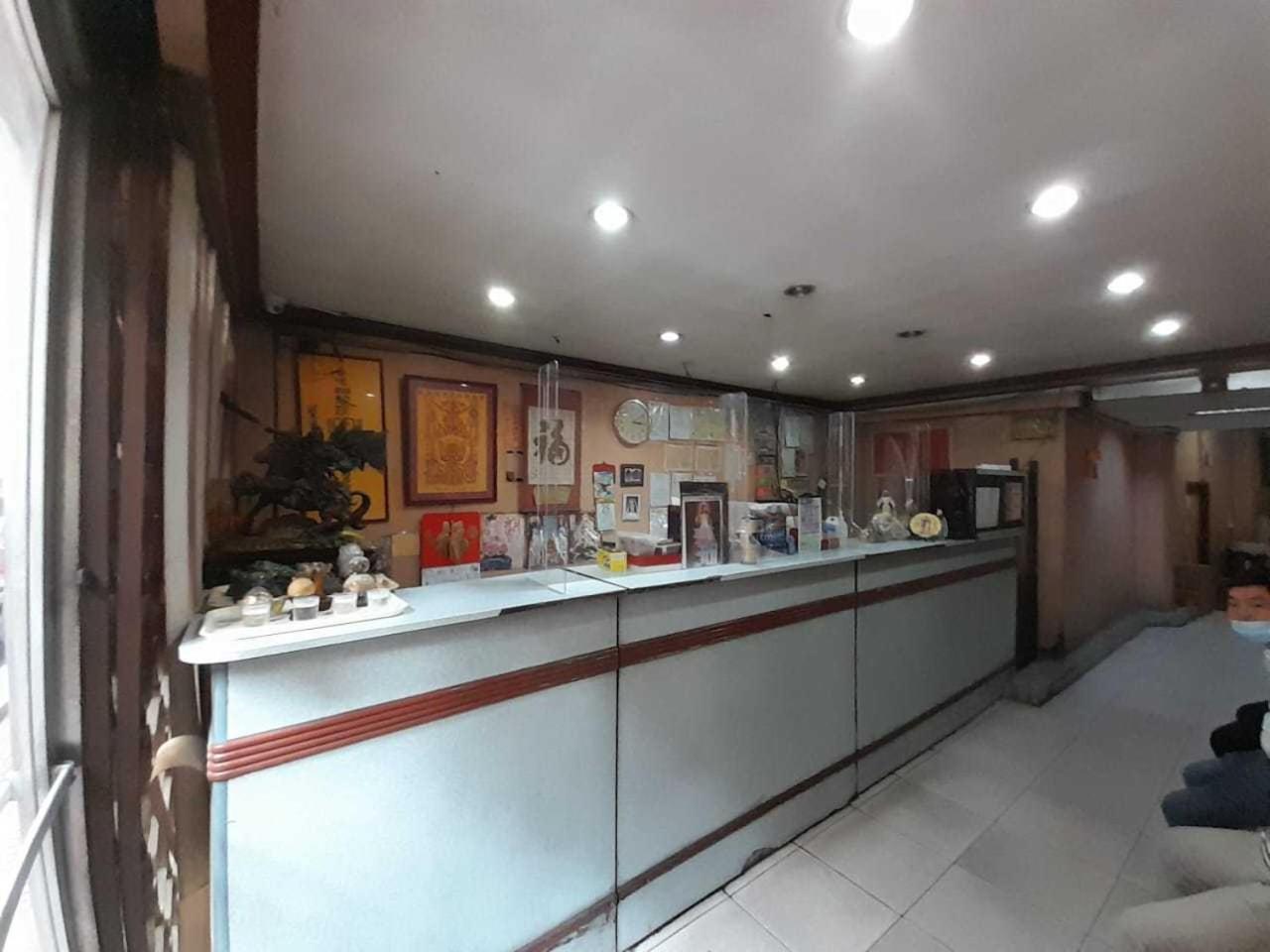 Oyo 1011 First Hotel マニラ市 エクステリア 写真